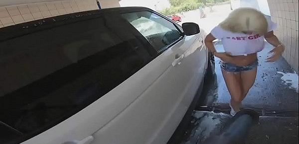  Thick Latina picks up and fucks stranger from carwash